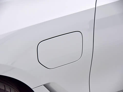 2025�� eDrive 40 L ��ҹ�˶���װ