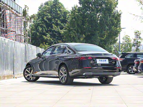 2025�� E 300 L ʱ����