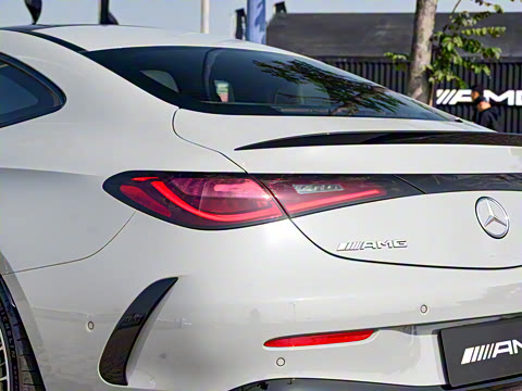 2024�� AMG CLE 53 4MATIC+ ���ܳ�