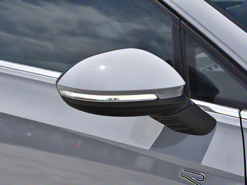 2025�� �Ŀ� 300TSI R-Line