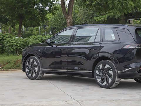 2025�� 636Max�Ǽݰ� 6��