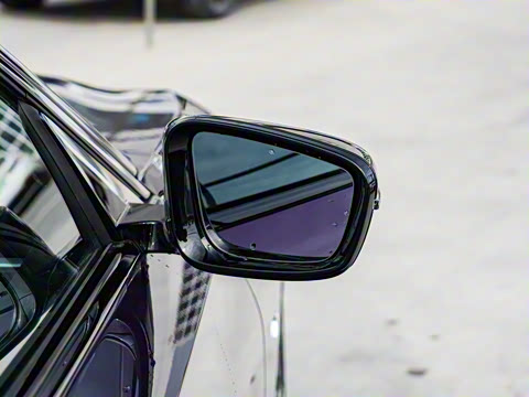 2025�� 225i M�˶���ҹ��װ