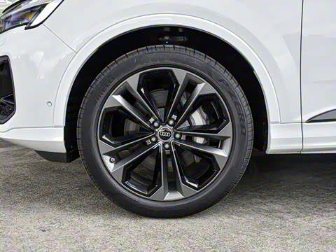 2025�� 55 TFSI quattro S line�˶���