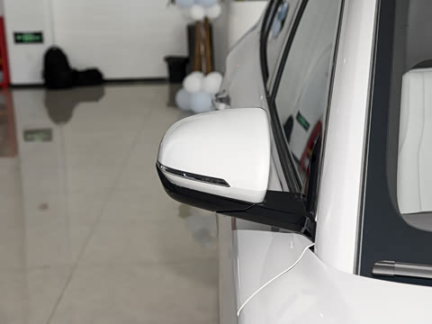 2025�� EV 520km ������