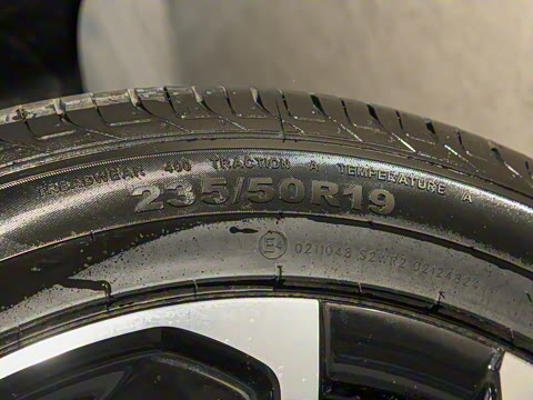 2025�� EV 520km ������