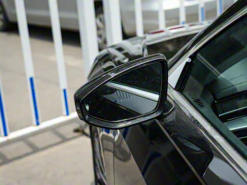 2026�� A8L 45 TFSI quattro ������