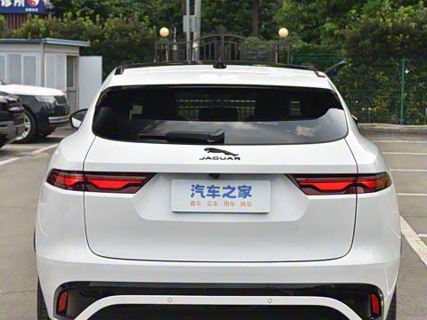 2025�� P250 R-Dynamic SE