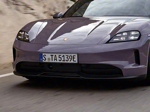 2024�� Taycan 4S Cross Turismo