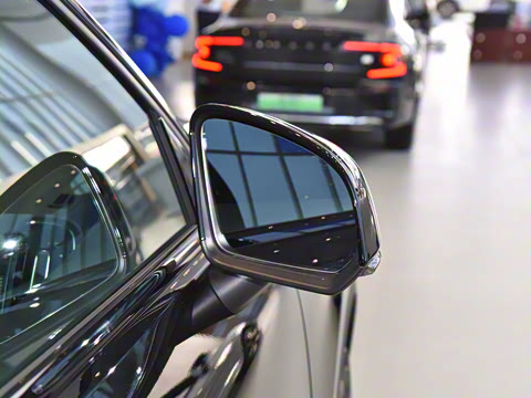 2025�� B4 ������Զ��ҹ�ڰ�