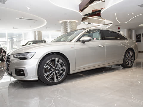 2025�� �Ŀ� 55 TFSI quattro �콢������