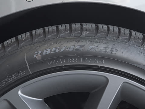 2025�� 400PS Dynamic SE