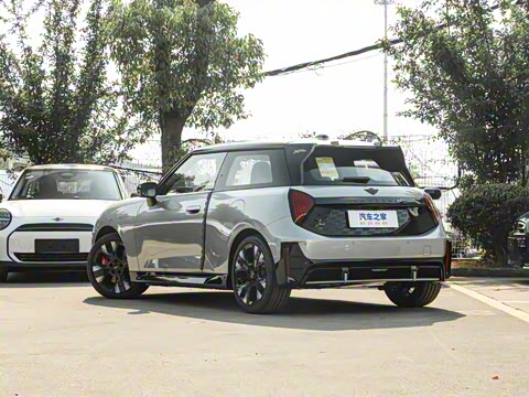 2025�� JOHN COOPER WORKS