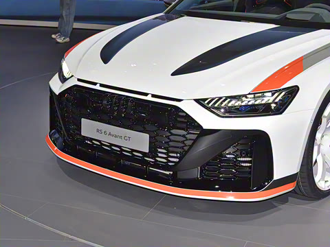 2025�� RS 6 Avant GT