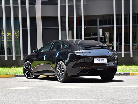 2025�� Ultra���������