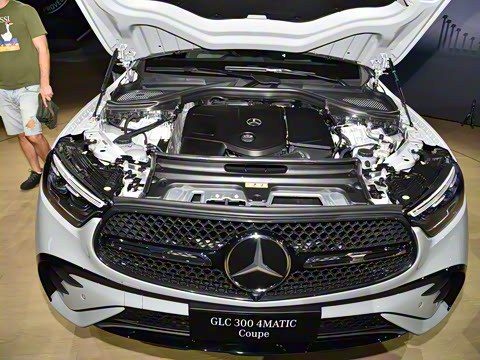 2025�� GLC 300 4MATIC ����SUV