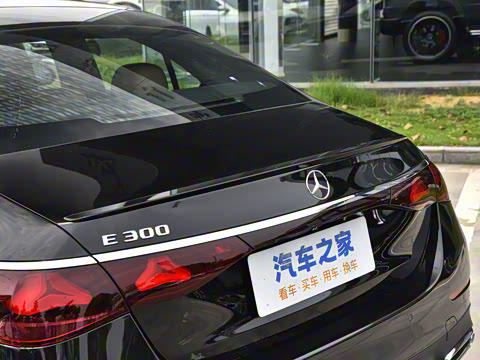 2025�� �Ŀ� E 300 ʱ�����˶���