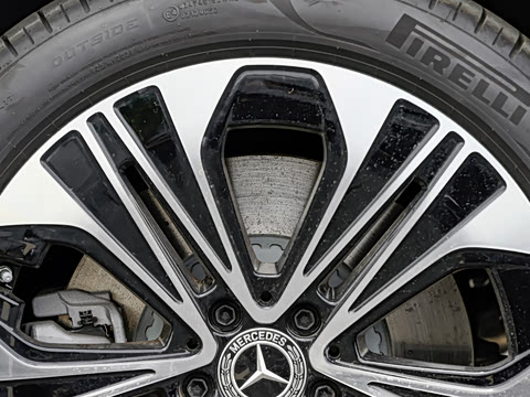 2024�� E 350 e L ���ʽ��϶����γ�