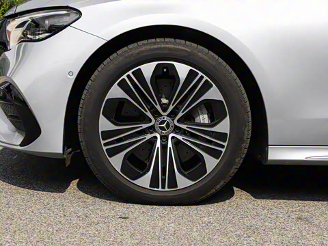 2024�� E 350 e L ���ʽ��϶����˶��γ�