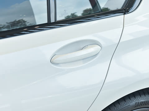 2025�� 330Li ������ M�˶���ҹ��װ