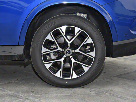 2024��  �Ŀ� GLC 260 L 4MATIC ������ 5��