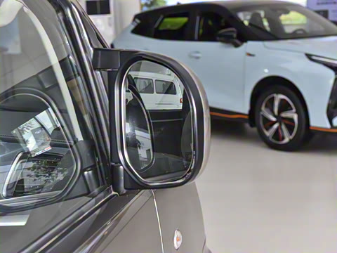 2024�� M5 1.6L ������7��CNG