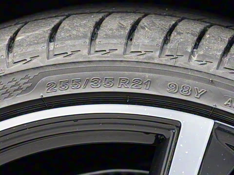 2025�� 55 TFSI quattro ������