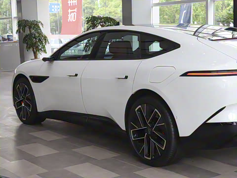 2025�� �Ŀ� Ultra���̰�