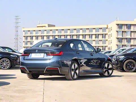 2025�� eDrive 40 L ��ҹ�˶���װ