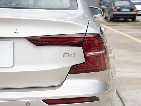 2025�� B4 ���ݺ�����