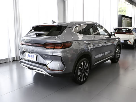 2025�� EV 520km �����