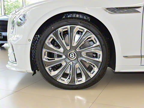 2026�� 4.0T V8 Mulliner