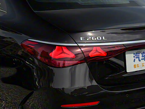 2025�� �Ŀ� E 260 L �˶���