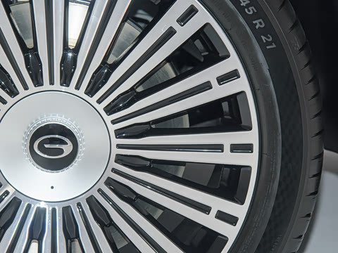 2025�� Ǭ�� UItra 6��