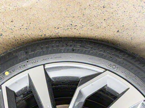 2025�� 40 TFSI ����������