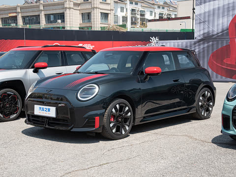 2025�� JOHN COOPER WORKS