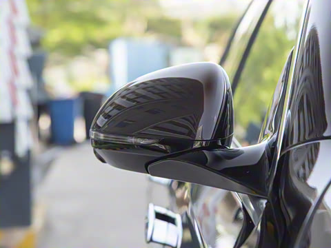 2025�� �Ŀ� E 300 L ������