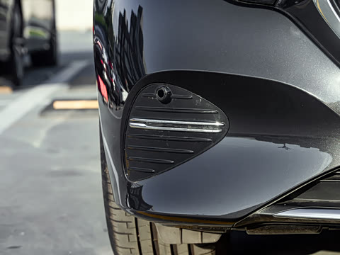 2024�� E 350 e L ���ʽ��϶����γ�