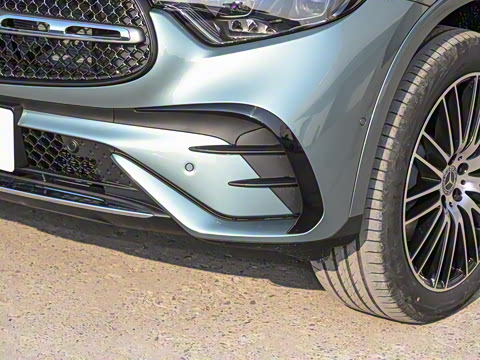 2025�� GLC 300 L 4MATIC ������ 5��