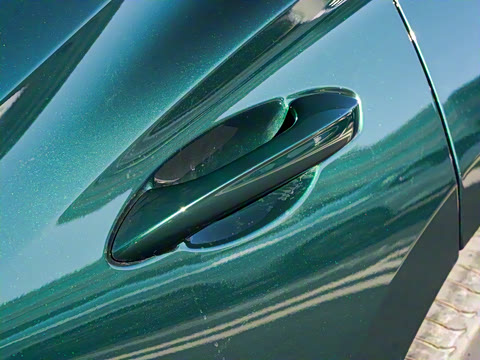 2025�� 2.0T Trophy+ �����˶���