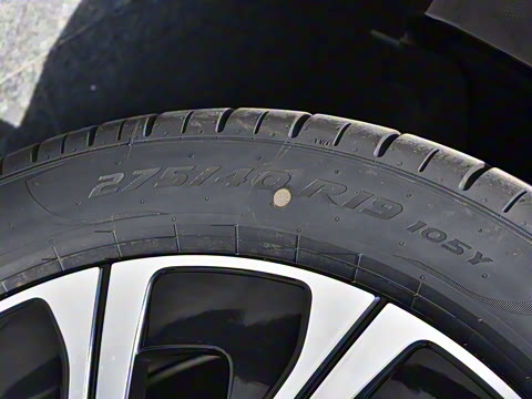 2025�� E 300 L ������