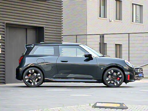 2025�� JOHN COOPER WORKS