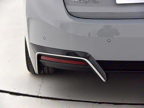 2025�� eDrive 40 L ��ҹ�˶���װ