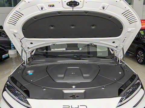 2025�� EV 520km ������