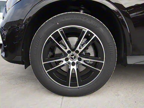 2025�� GLC 260 L 4MATIC ������