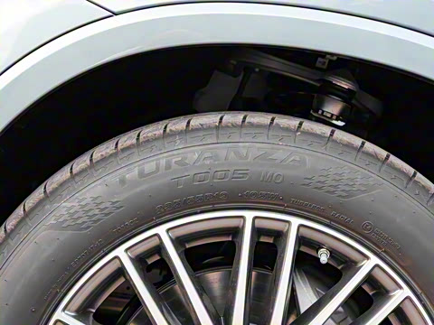 2025�� GLC 300 L 4MATIC ������ 5��