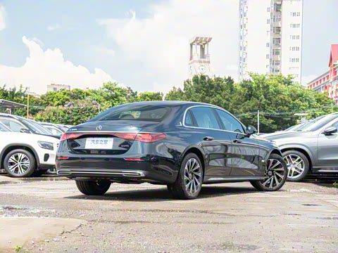 2024�� �Ŀ� E 300 L ������