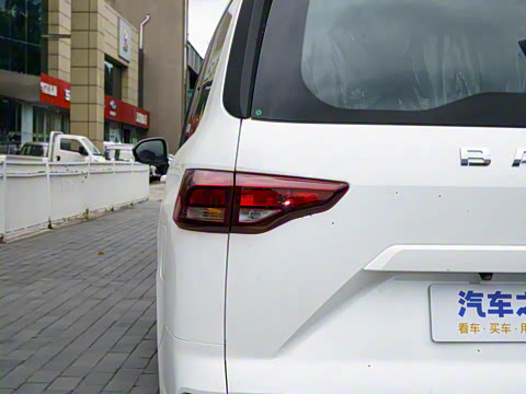 2025�� 2.0L CNG�߼�Ӫ�˰� 9��