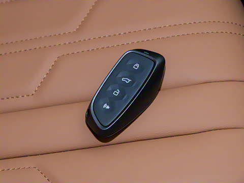 2025�� 2.0T�Զ�������Ӣ�� ����