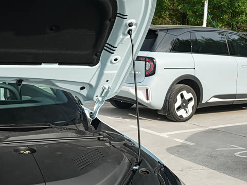 2025�� 560MAX 185kW