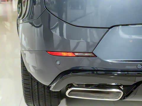 2025�� 400PS Dynamic HSE